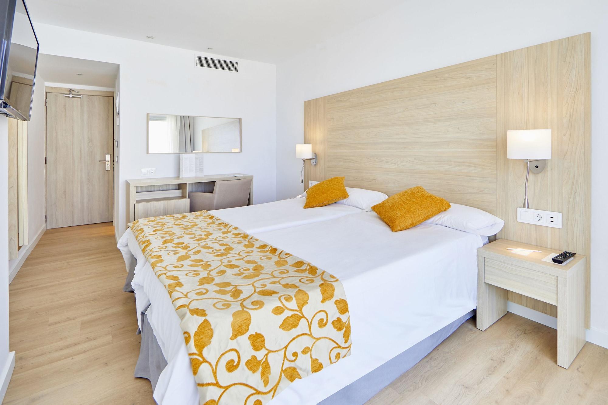 Hotel Ilusion Moreyo - Adults Only Cala Bona  Exterior photo